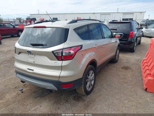 2017 FORD ESCAPE SE 4