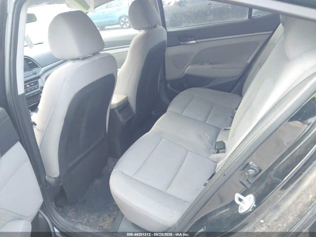 2017 HYUNDAI ELANTRA SE 8