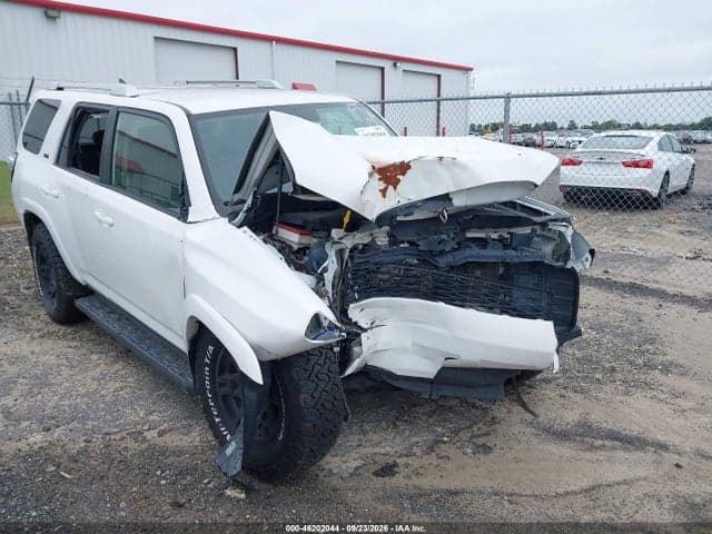 2018 TOYOTA 4RUNNER SR5 1