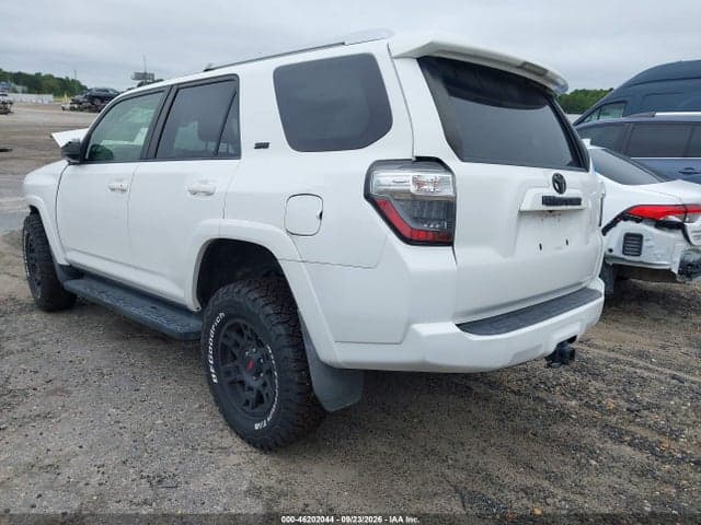 2018 TOYOTA 4RUNNER SR5 3