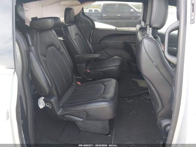 2026 CHRYSLER PACIFICA SELECT 8