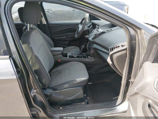 2017 FORD ESCAPE S 5