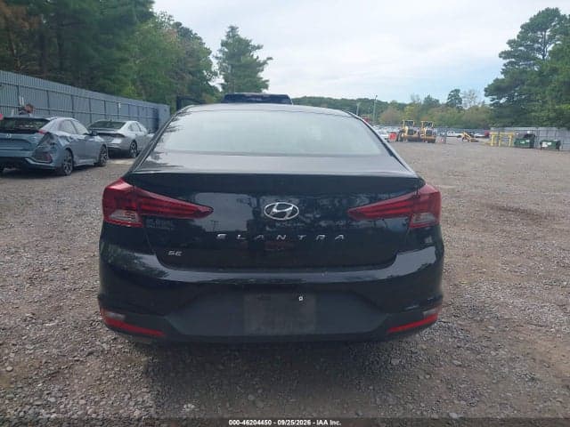 2019 HYUNDAI ELANTRA SE 16