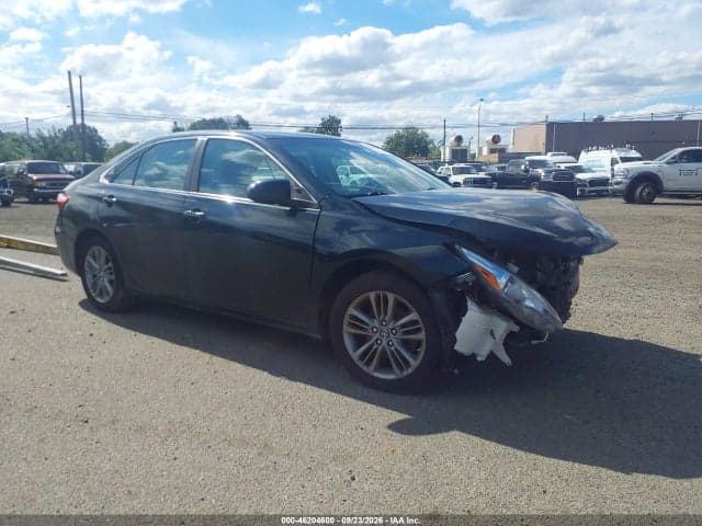 2017 TOYOTA CAMRY SE