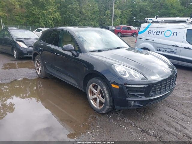2017 PORSCHE MACAN 1