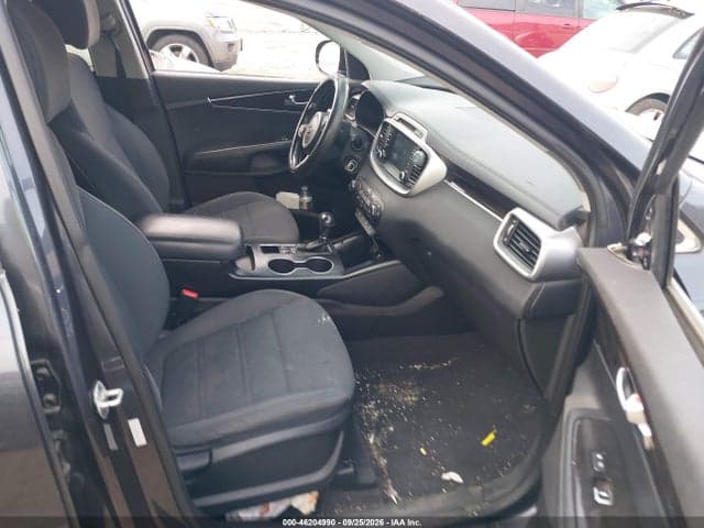 2017 KIA SORENTO 2.4L LX 5