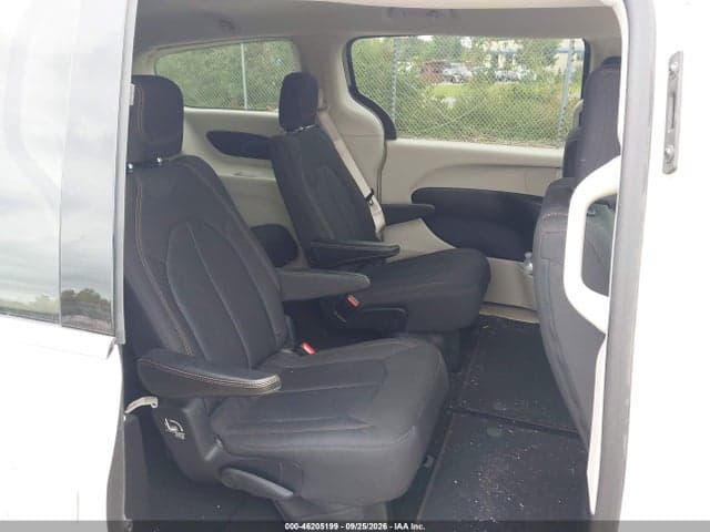 2017 CHRYSLER PACIFICA LX 8
