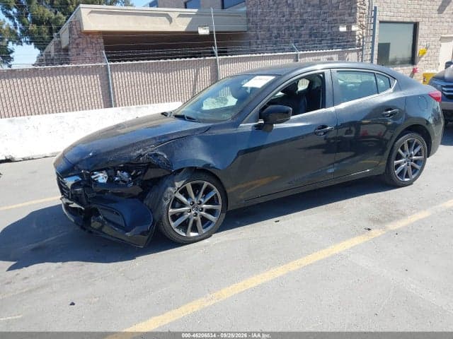 2018 MAZDA MAZDA3 TOURING 2