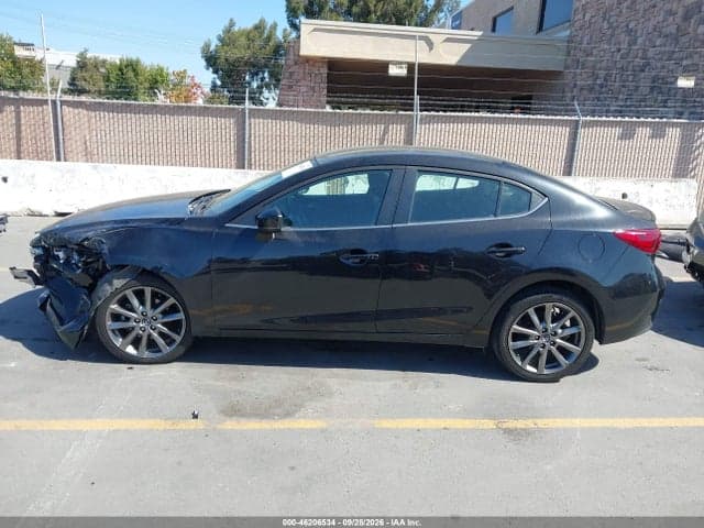2018 MAZDA MAZDA3 TOURING 14