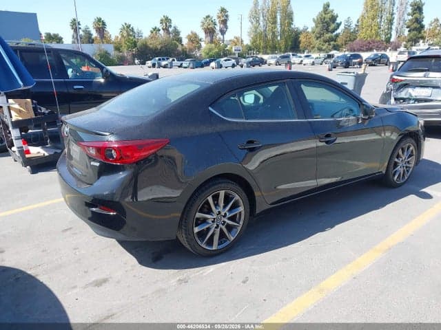2018 MAZDA MAZDA3 TOURING 4