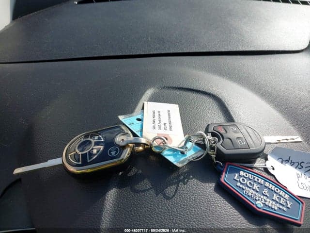 2017 FORD ESCAPE SE 11