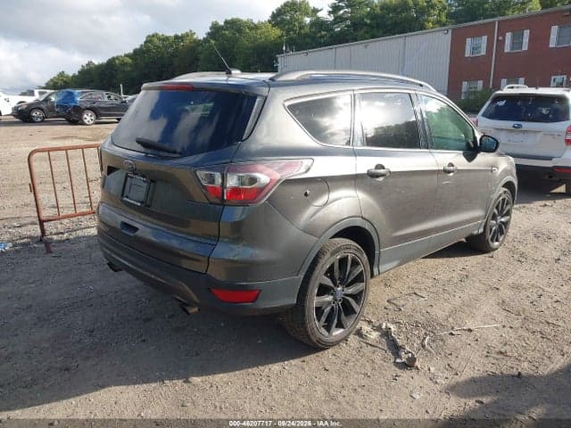 2017 FORD ESCAPE SE 4