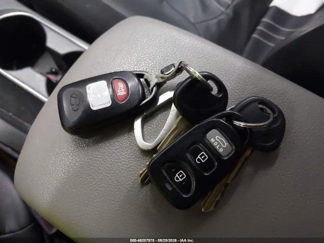 2017 HYUNDAI ELANTRA SE 11
