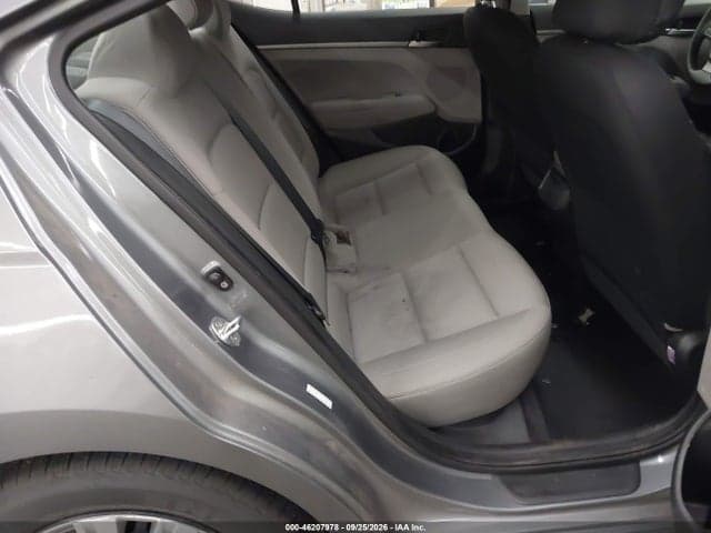 2017 HYUNDAI ELANTRA SE 8
