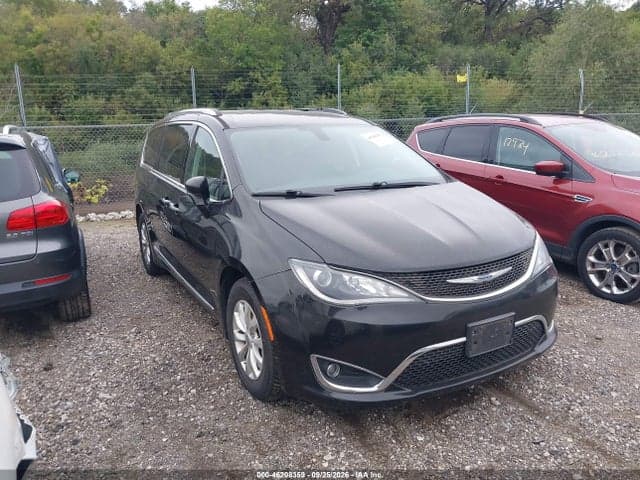 2019 CHRYSLER PACIFICA TOURING L 1
