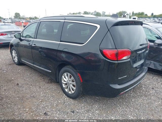 2019 CHRYSLER PACIFICA TOURING L 3