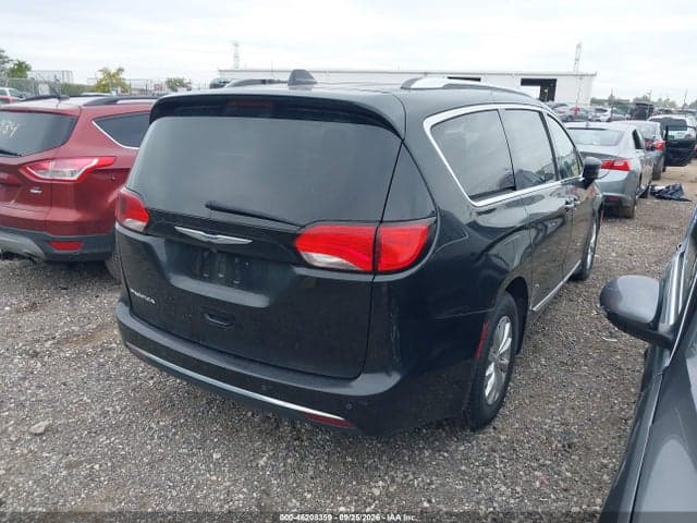 2019 CHRYSLER PACIFICA TOURING L 4