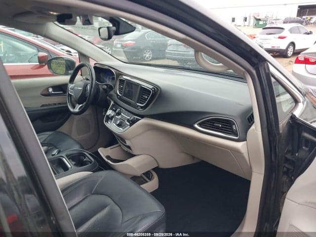 2019 CHRYSLER PACIFICA TOURING L 5