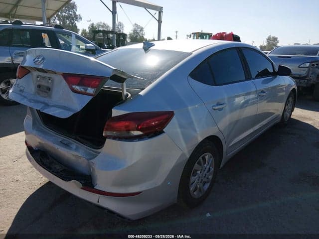 2017 HYUNDAI ELANTRA SE 4
