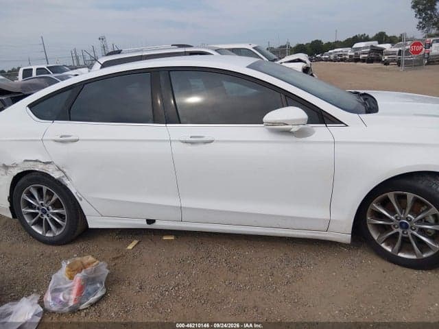 2017 FORD FUSION SE 12