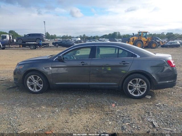 2017 FORD TAURUS SE 14