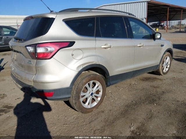 2017 FORD ESCAPE SE 4