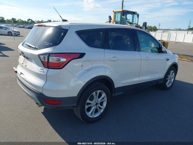 2017 FORD ESCAPE SE 4