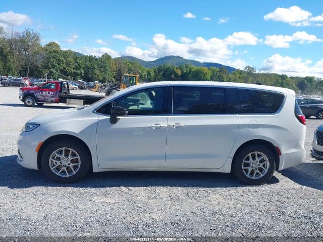 2026 CHRYSLER PACIFICA SELECT 15