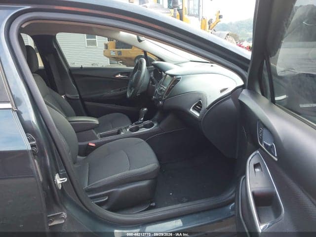 2017 CHEVROLET CRUZE LT AUTO 5