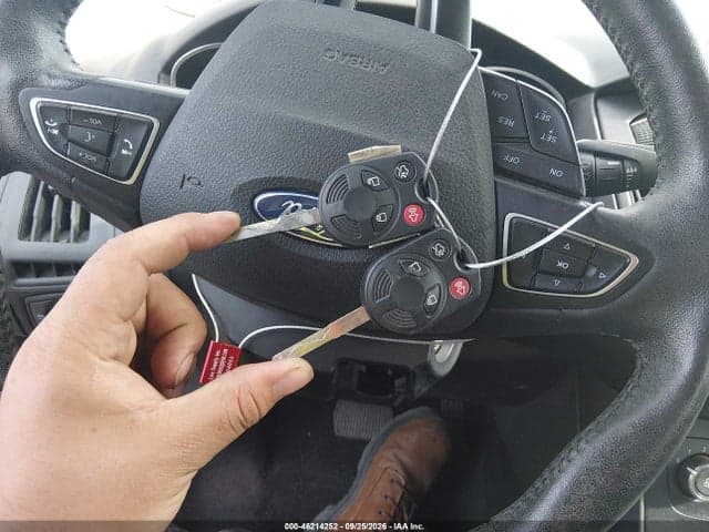 2017 FORD FOCUS SE 11