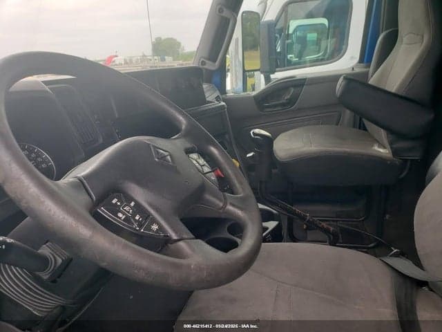 2019 INTERNATIONAL LT 4