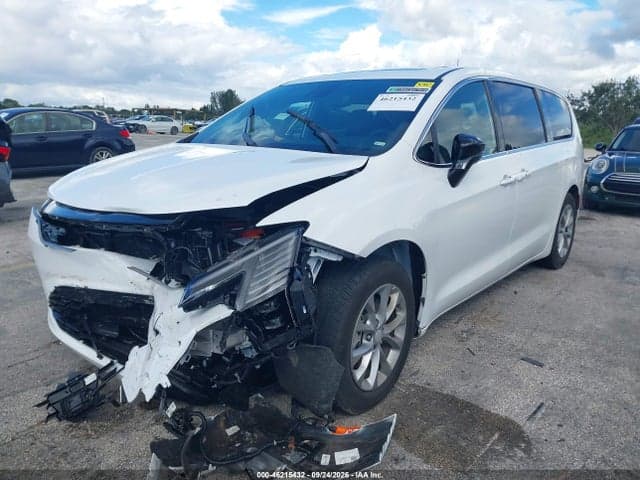 2027 CHRYSLER PACIFICA 2