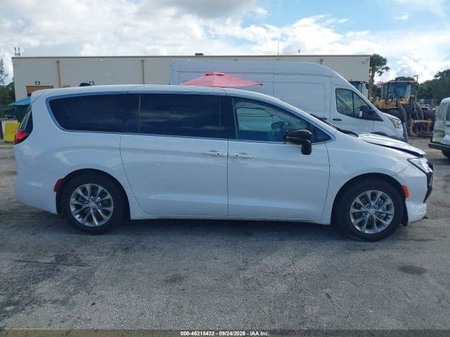 2027 CHRYSLER PACIFICA 12