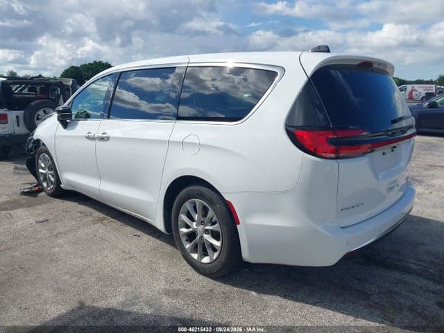 2027 CHRYSLER PACIFICA 3