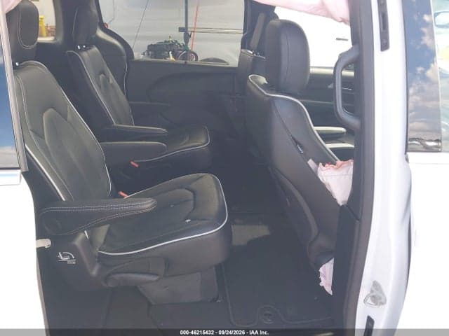 2027 CHRYSLER PACIFICA 8