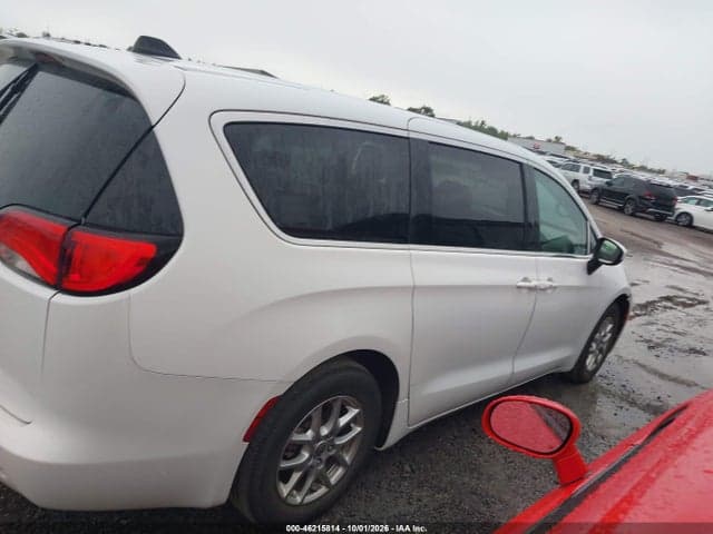 2023 CHRYSLER VOYAGER LX 14