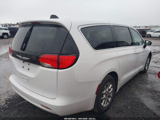 2023 CHRYSLER VOYAGER LX 4