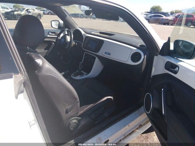 2017 VOLKSWAGEN BEETLE 1.8T SE 5