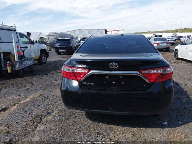 2017 TOYOTA CAMRY LE 17