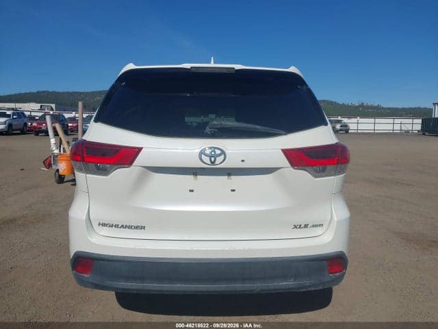 2018 TOYOTA HIGHLANDER XLE 17