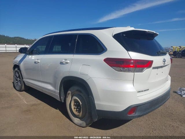 2018 TOYOTA HIGHLANDER XLE 3