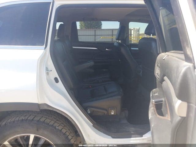 2018 TOYOTA HIGHLANDER XLE 8