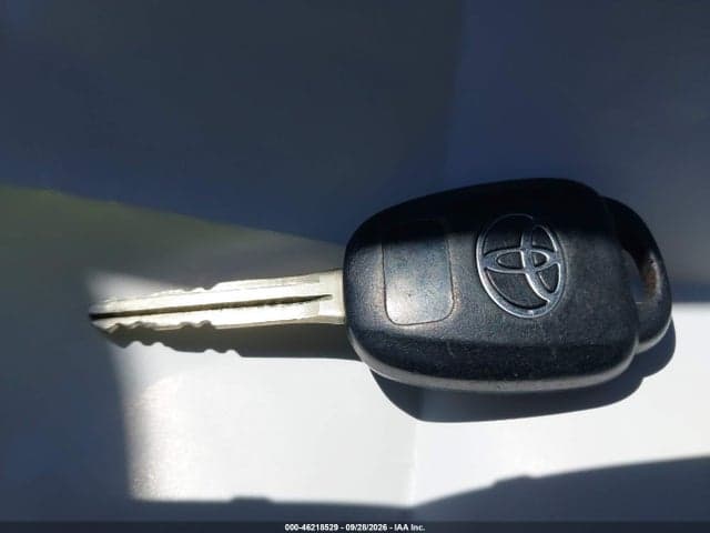 2017 TOYOTA CAMRY LE 11
