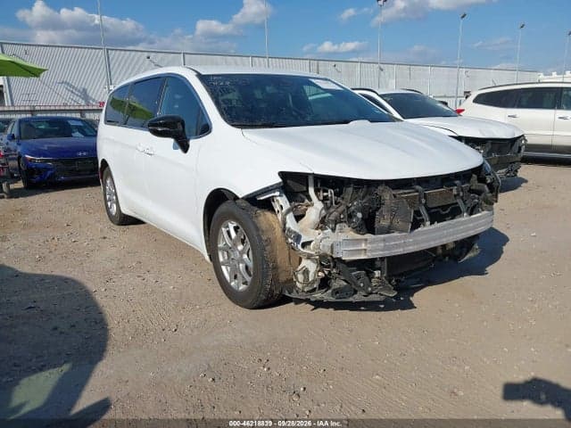 2027 CHRYSLER PACIFICA 1