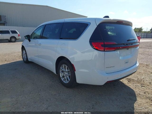 2027 CHRYSLER PACIFICA 3