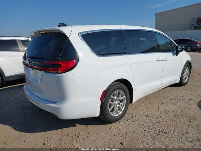 2027 CHRYSLER PACIFICA 4