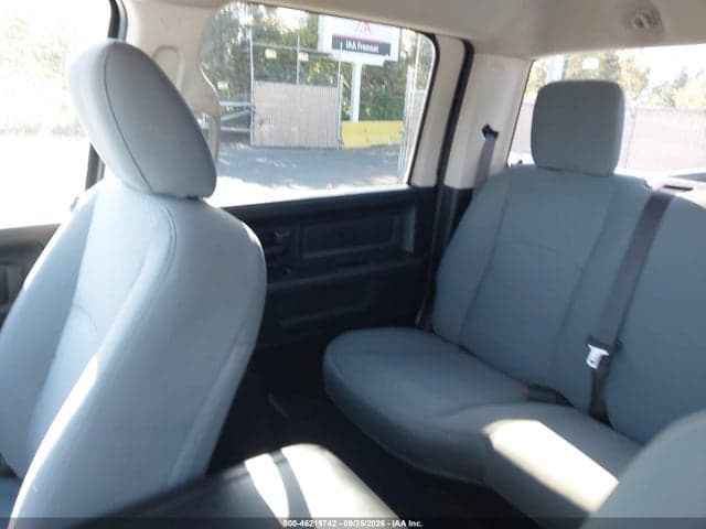 2017 RAM 3500 TRADESMAN 4X4 8' BOX 6