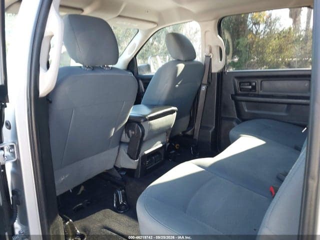 2017 RAM 3500 TRADESMAN 4X4 8' BOX 7