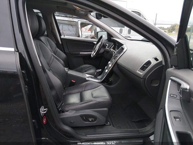 2017 VOLVO XC60 T6 DYNAMIC 5
