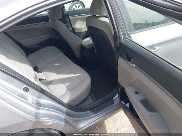 2017 HYUNDAI ELANTRA SE 8